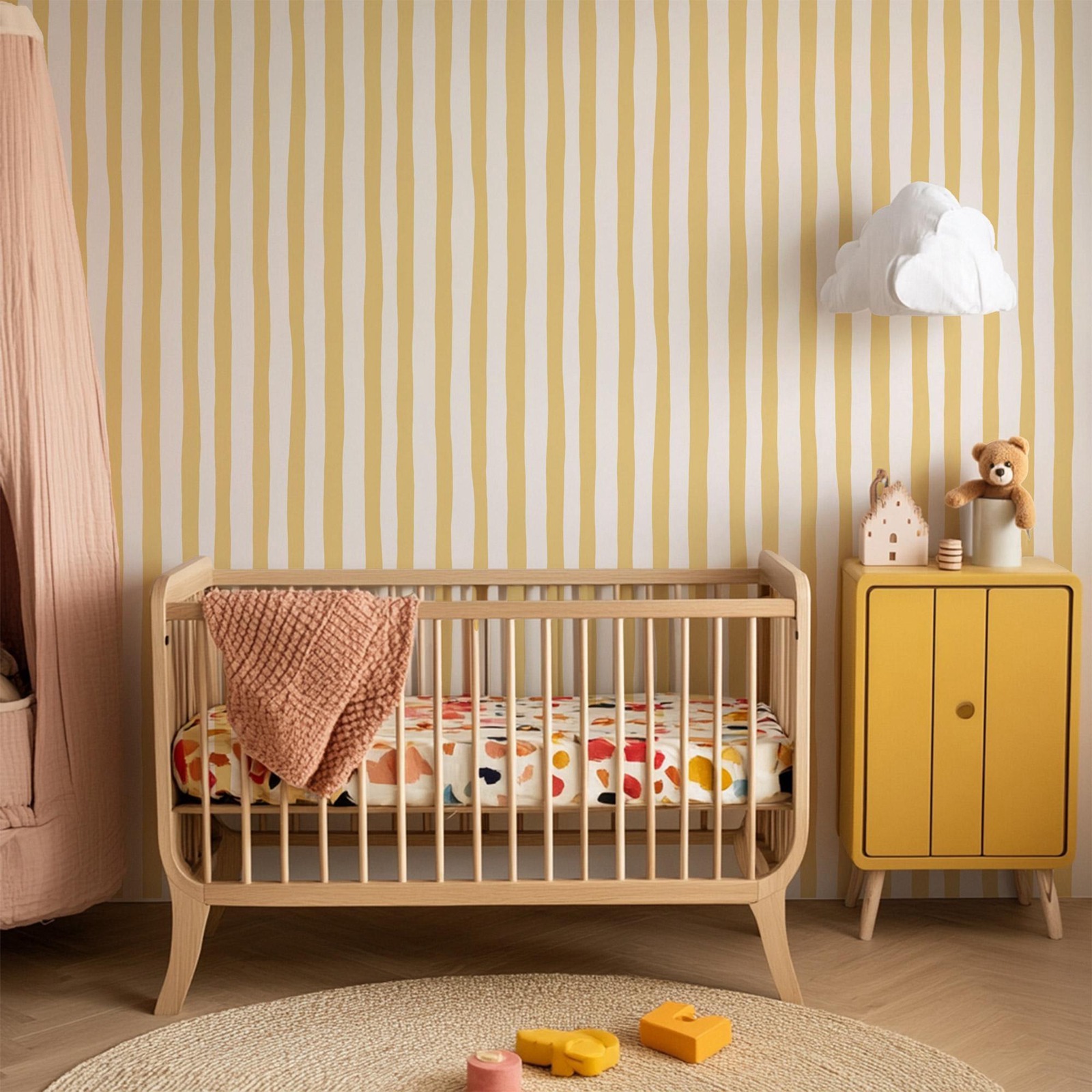 Sunshine Yellow Wobbly Stripes - Baby Nursery Yellow Walls avaliação e preço
